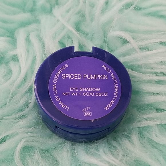 Luna Eye Shadow - Picture 2 of 2